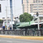 Amplio despliegue policial en desalojo de Teleofertas en la Máximo Gómez con 27 de Febrero