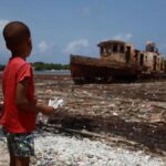 El sargazo afecta la costa de Neiba y Barahona