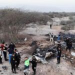 Mueren 13 turistas tras estrellarse avión en Perú